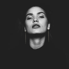 Load image into Gallery viewer, Pearl Earring with 14k gold tassel