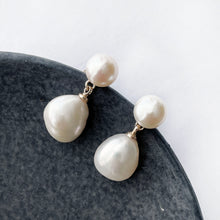Load image into Gallery viewer, Double Baroque Pearl Earring
