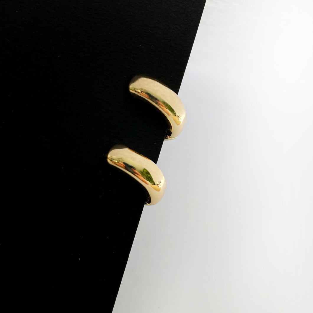Minimal Style 14k Gold Hoop Earring