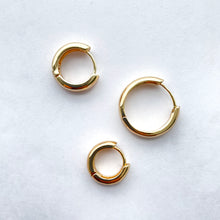 Load image into Gallery viewer, Minimal Style 14k Gold Hoop Earring
